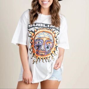 Daydreamer Sublime 40 Oz To Freedom Crewneck Graphic Tee in Vintage White